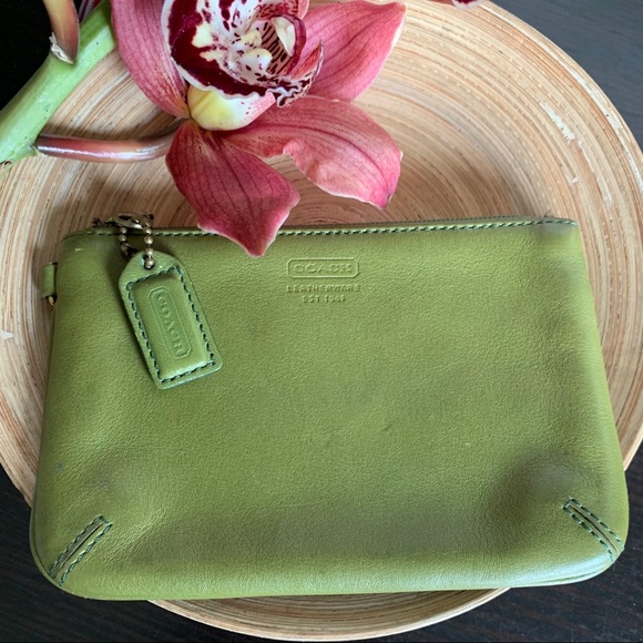 Coach Handbags - RARE COACH Leather Wristlet 80’s Moss Green Vtg.